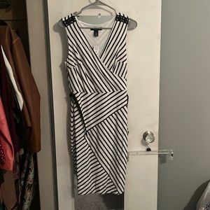 White House, Black market business casual dress